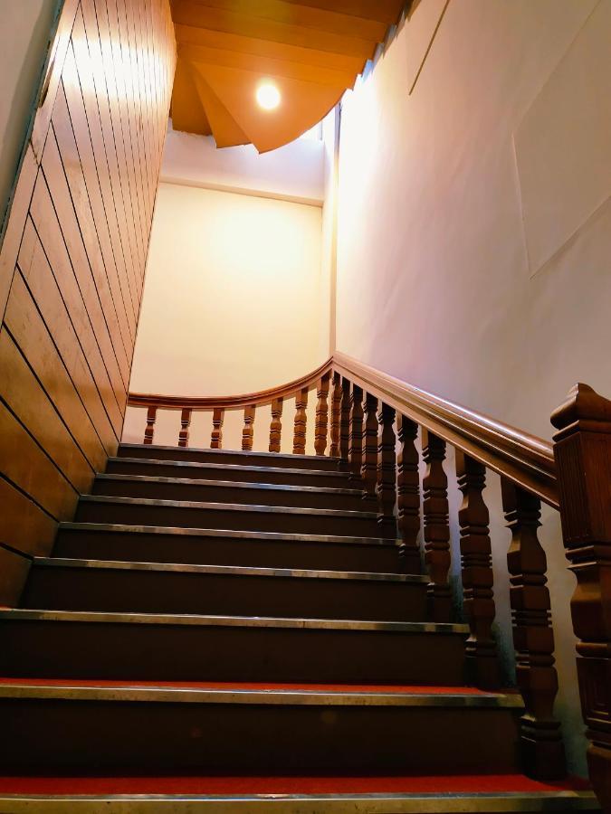 Hotel Presidency Kochi Exterior foto
