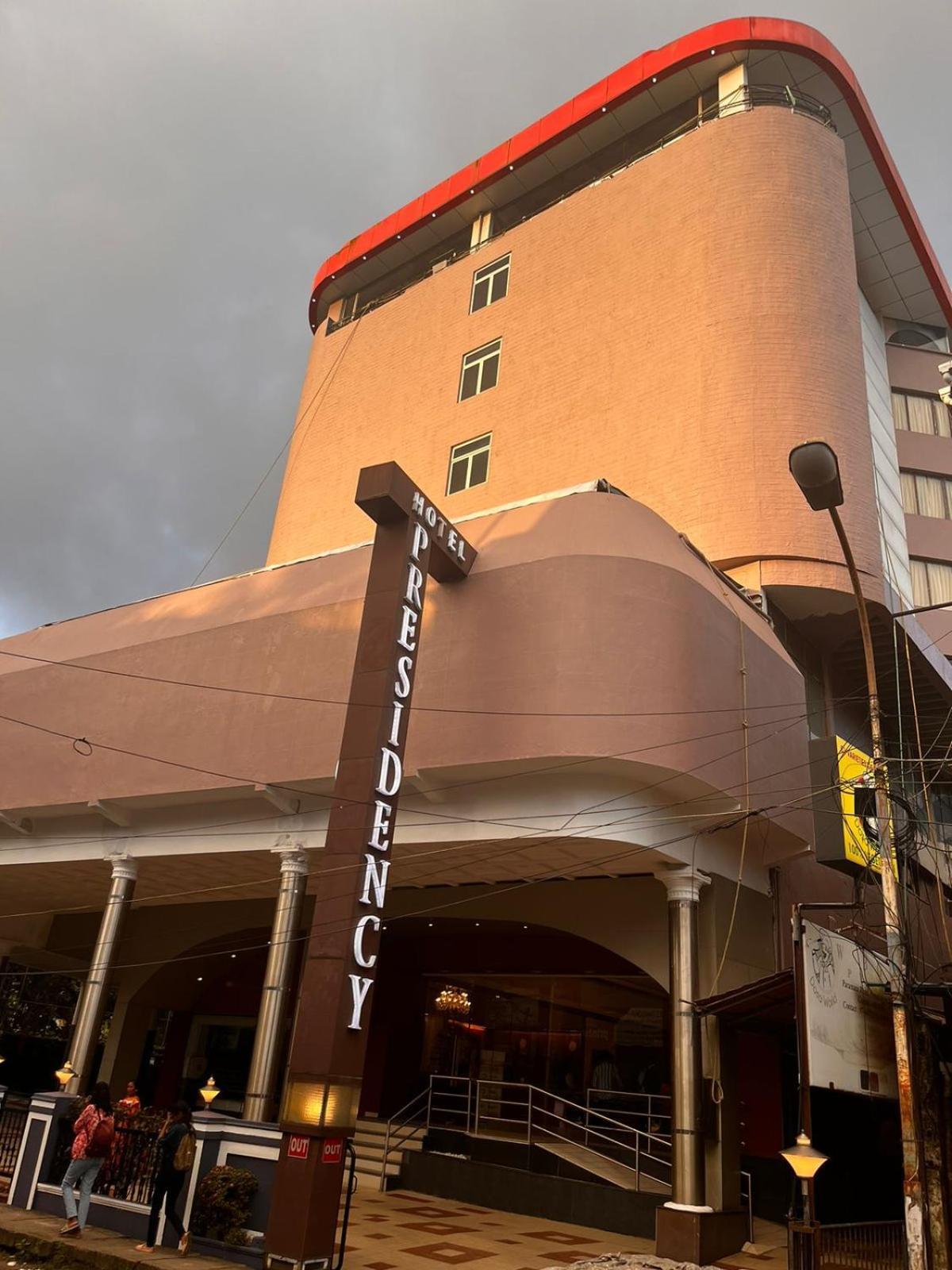 Hotel Presidency Kochi Exterior foto