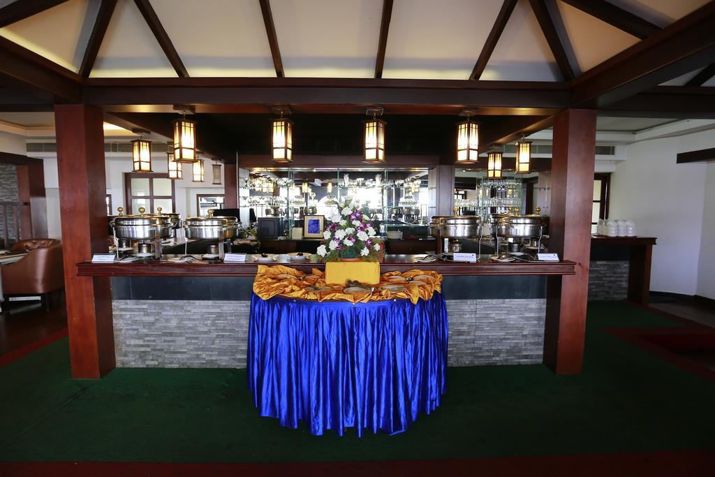 Hotel Presidency Kochi Exterior foto