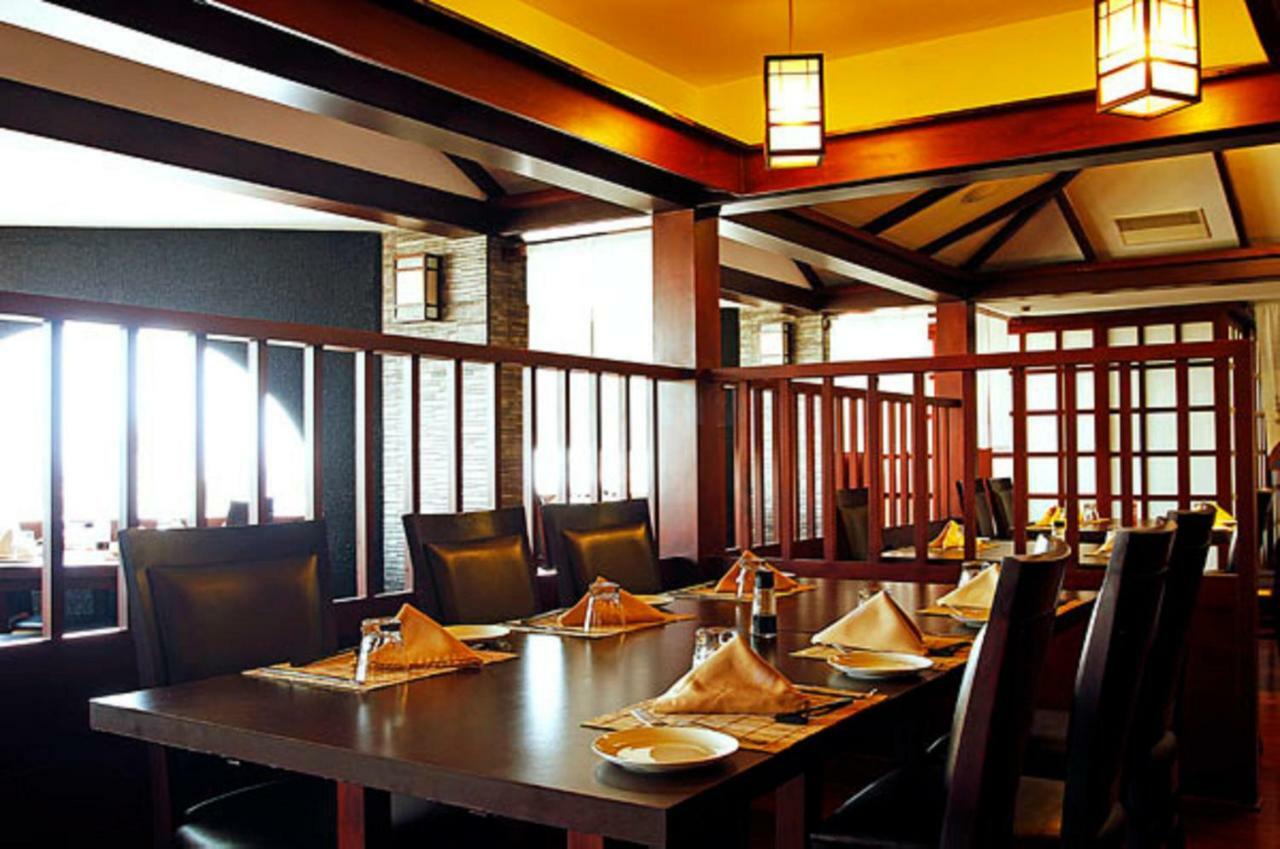 Hotel Presidency Kochi Exterior foto