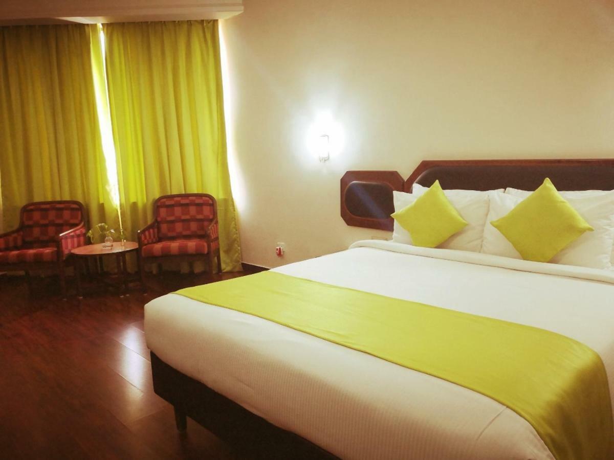 Hotel Presidency Kochi Exterior foto