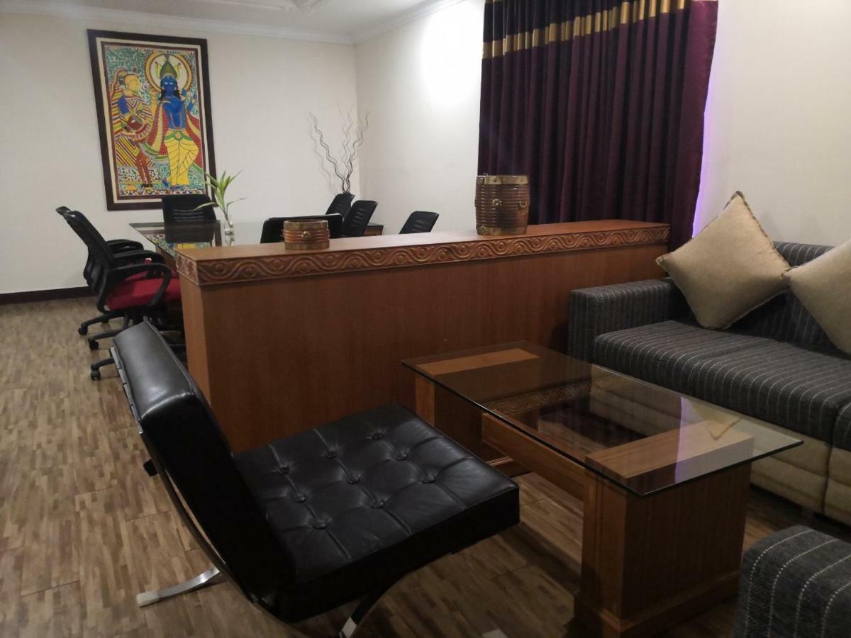 Hotel Presidency Kochi Exterior foto