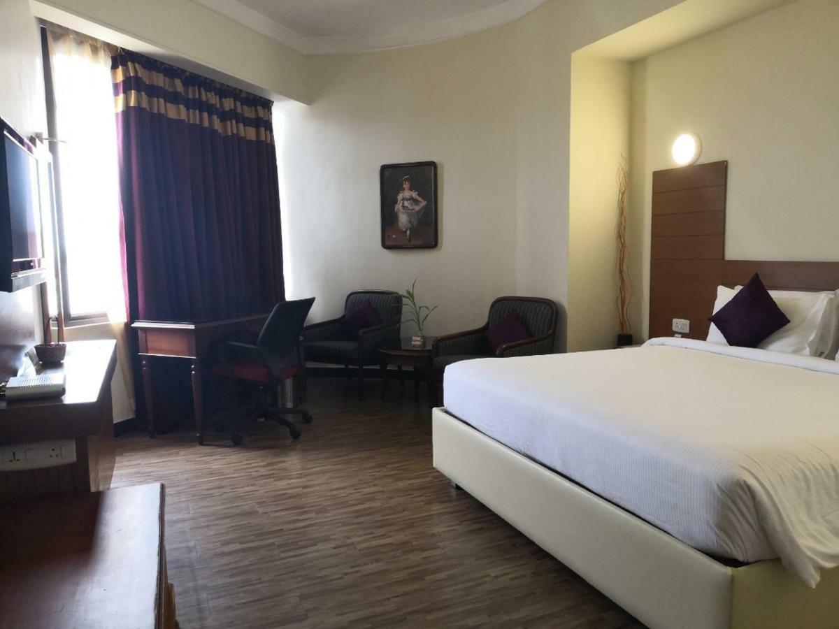 Hotel Presidency Kochi Exterior foto