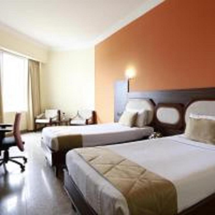 Hotel Presidency Kochi Exterior foto